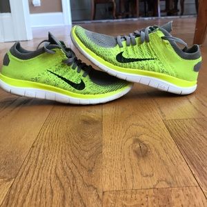 women’s nike 4.0 flynit free runs